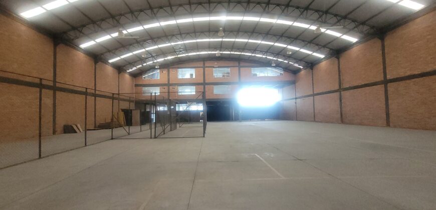 Bodega en Arriendo- Funza – área total 2365 m2