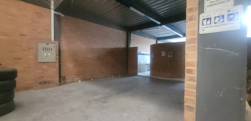 Bodega en Arriendo- Funza – área total 2365 m2