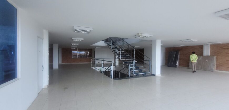 Bodega en Arriendo- Funza – área total 2365 m2