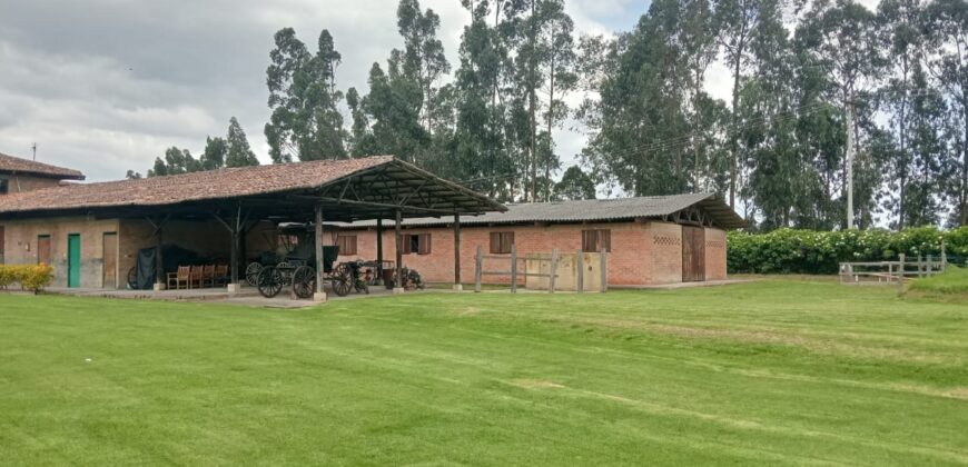Mosquera -Finca- con pesebreras- club -26793 m2