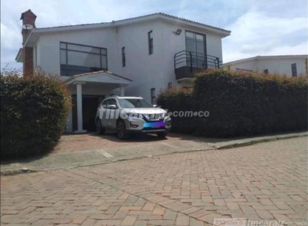 Funza, Quintas de san Isidro -Casa de 234 m2 , lote 490 m2