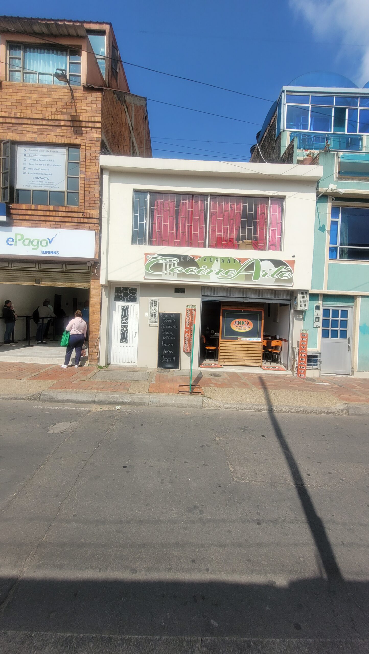 Funza, Casa con local Comercial centro – 210 m2