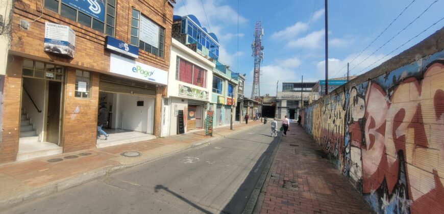 Funza, Casa con local Comercial centro – 210 m2