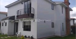 Funza, Quintas de san Isidro -Casa de 234 m2 , lote 490 m2