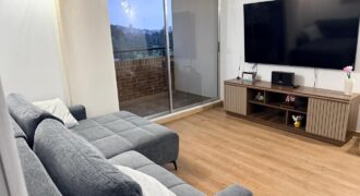 Bogotá, Pontevedra Apartamento de 97 m2, dos parqueos, piso 9