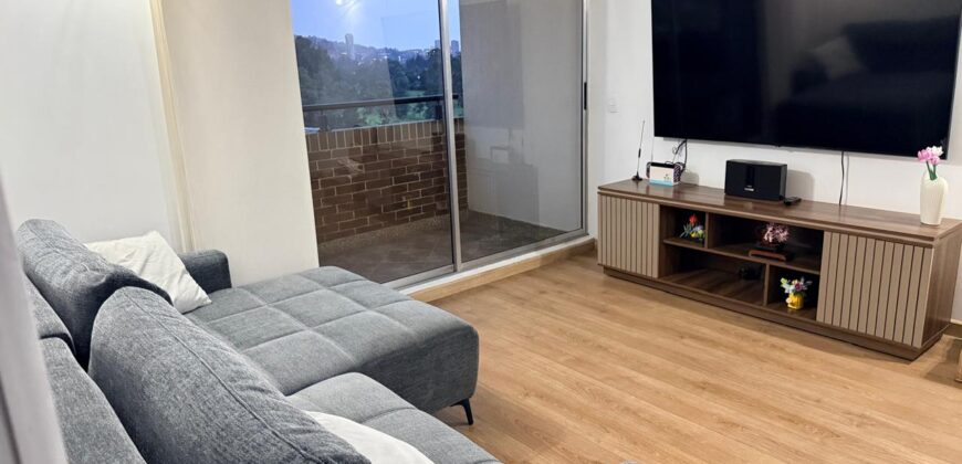 Bogotá, Pontevedra Apartamento de 97 m2, dos parqueos, piso 9