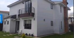 Funza, Quintas de san Isidro -Casa de 234 m2 , lote 490 m2