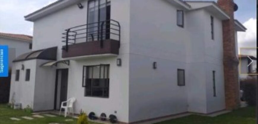 Funza, Quintas de san Isidro -Casa de 234 m2 , lote 490 m2