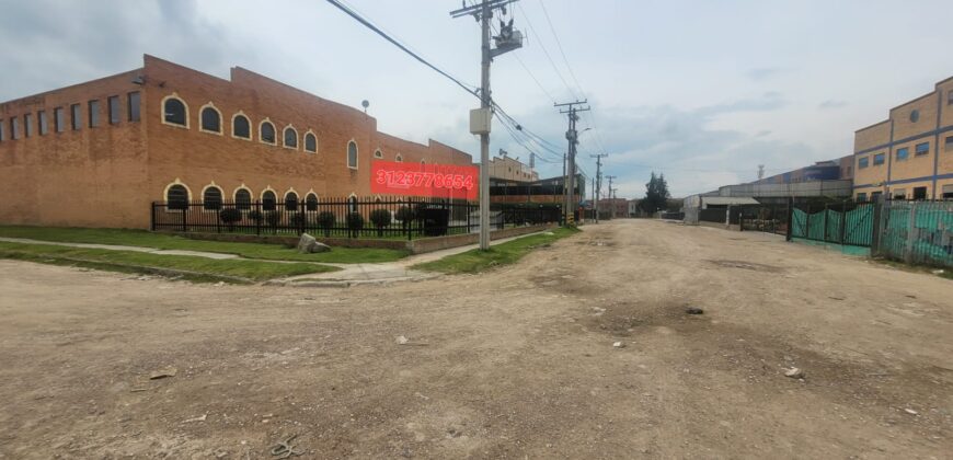Mosquera, Bodega 3300 m2 ,150 kva lote adicional 700 m2
