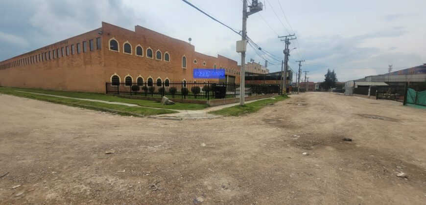 Mosquera, Bodega 3300 m2 ,150 kva lote adicional 700 m2